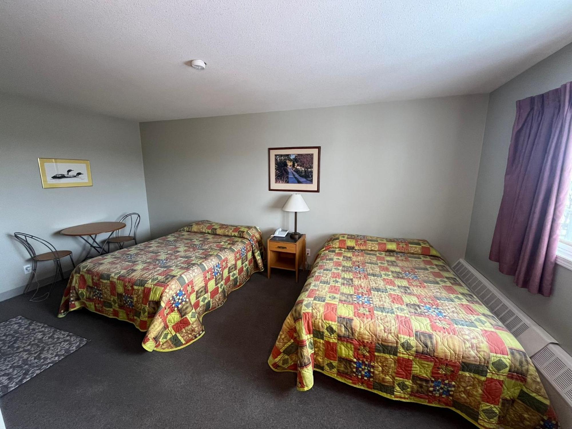 Raccoon Lodge Motel 실번 레이크 객실 사진