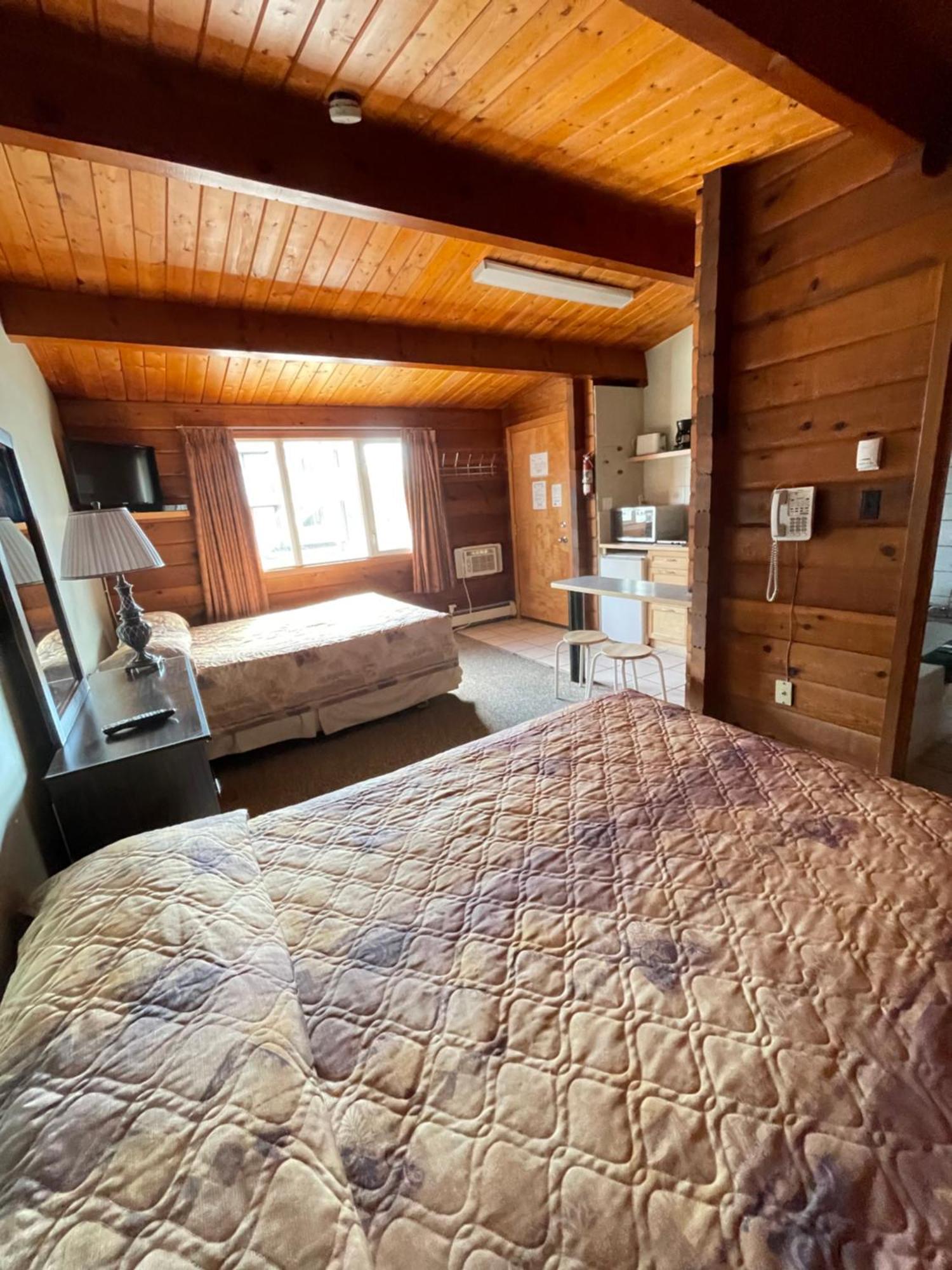 Raccoon Lodge Motel 실번 레이크 외부 사진