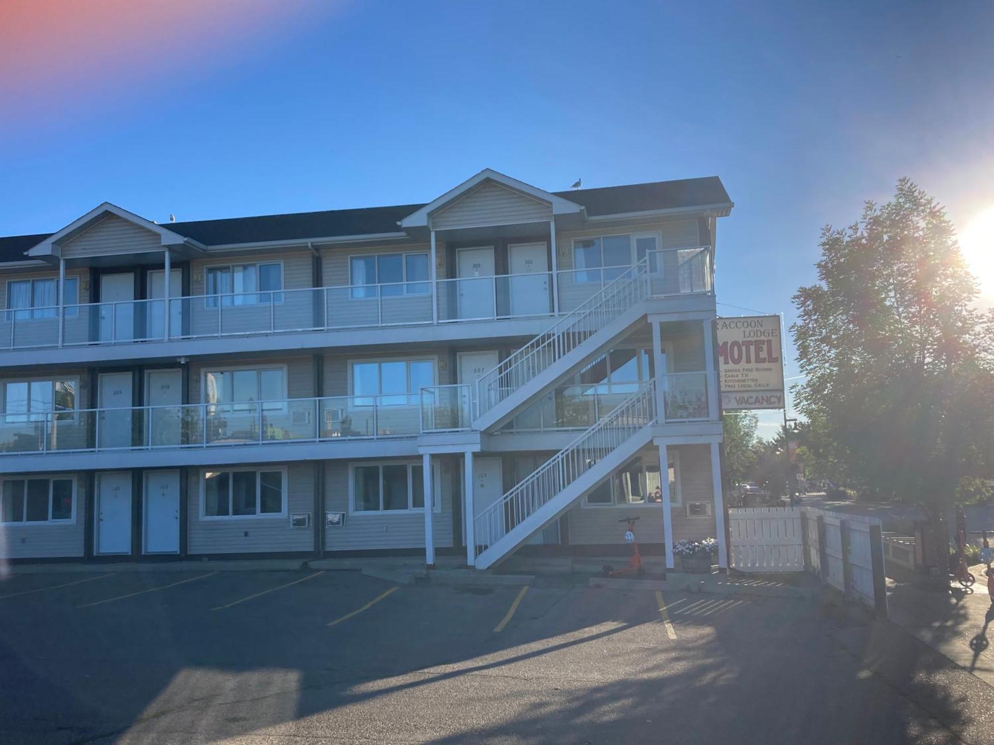 Raccoon Lodge Motel 실번 레이크 외부 사진